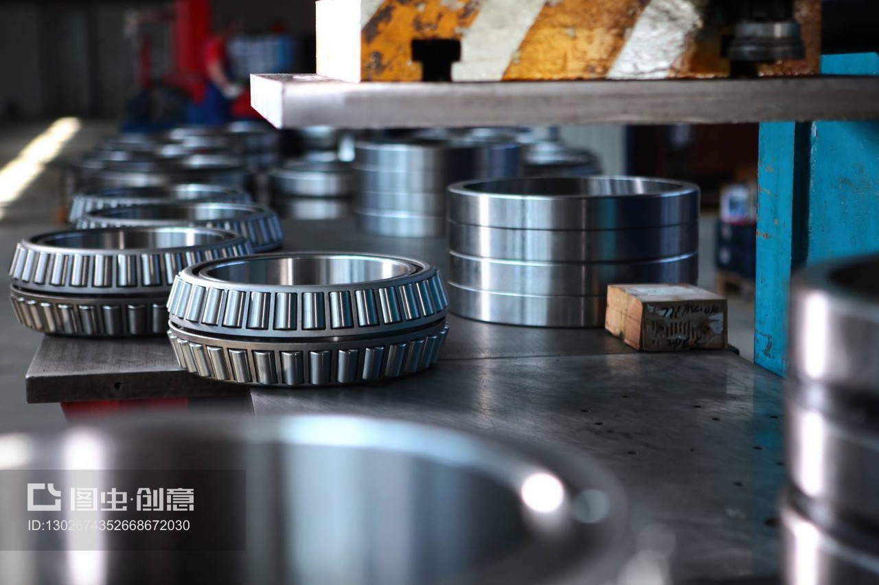 現(xiàn)代化軸承生產(chǎn) 自動化輸送與重工業(yè)金屬制品采購新趨勢
